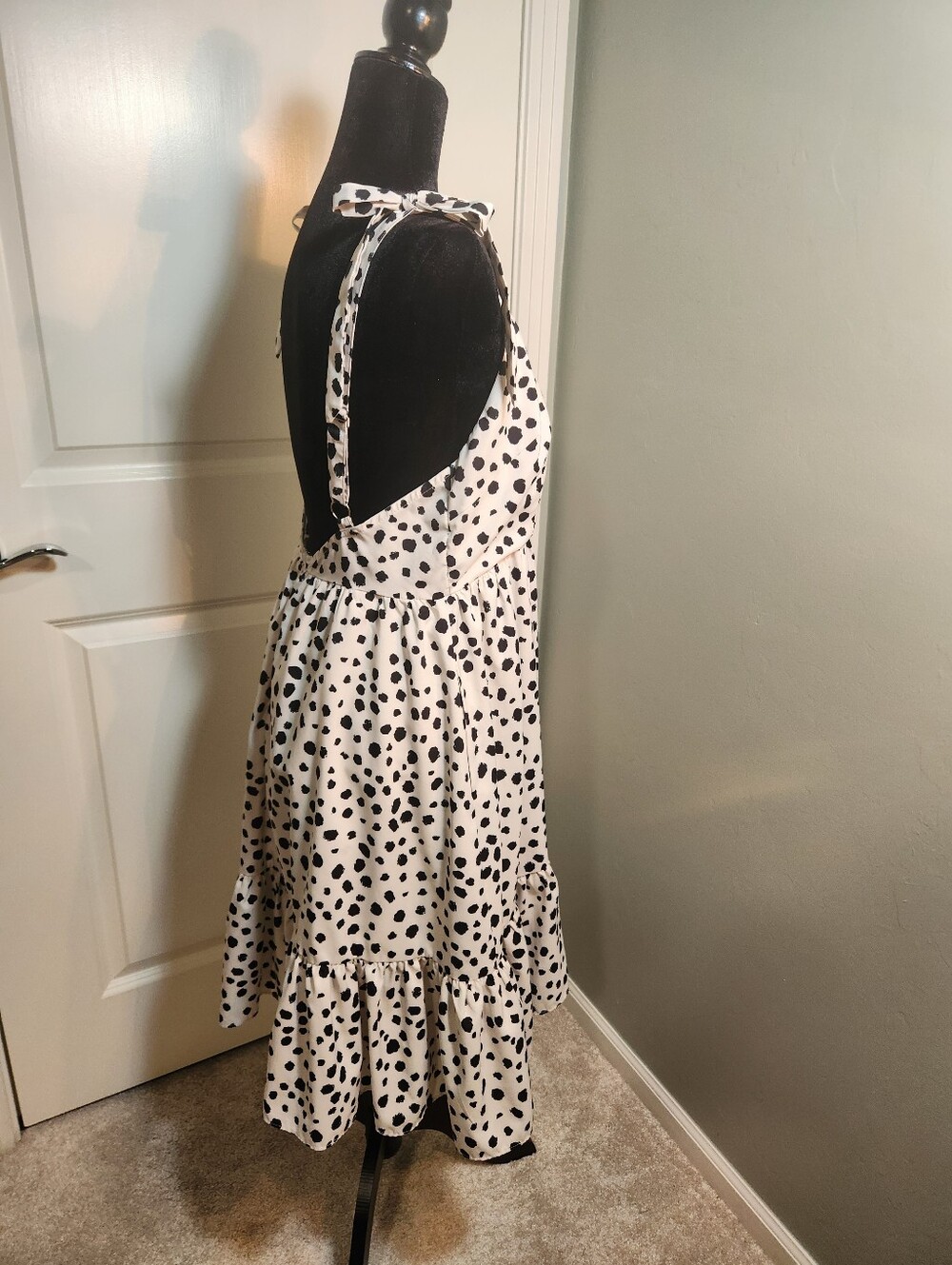 Davi & Dani White and Black Spotted Tie-Shoulder Midi Dress — Classic Summer - Picture 4 of 12